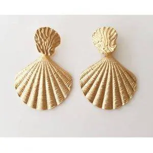 Pendientes concha dorada