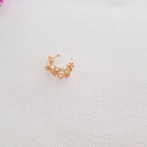 Ear cuff flores