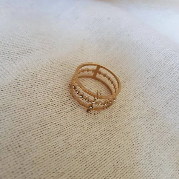 Anillo cruz triple