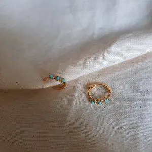 Aritos mini flower turquesa