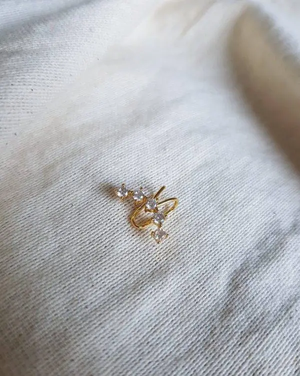 Ear cuff diamonds