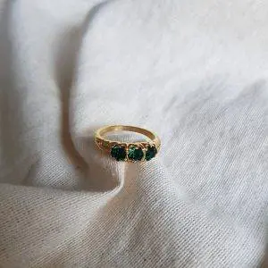 Anillo green three