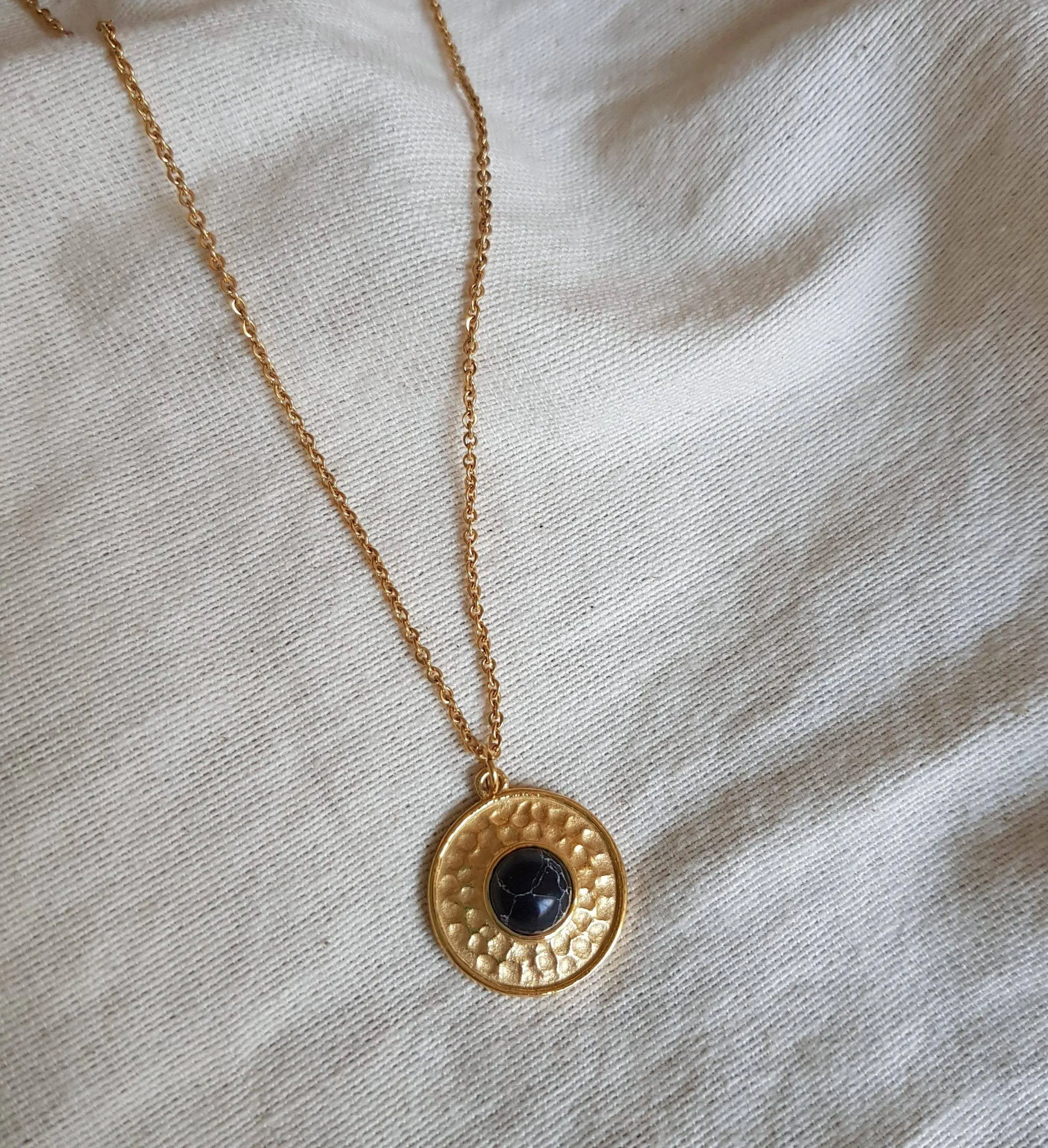 Collar Medallon black