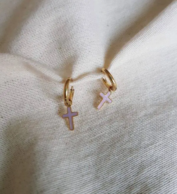 Aritos lila cross