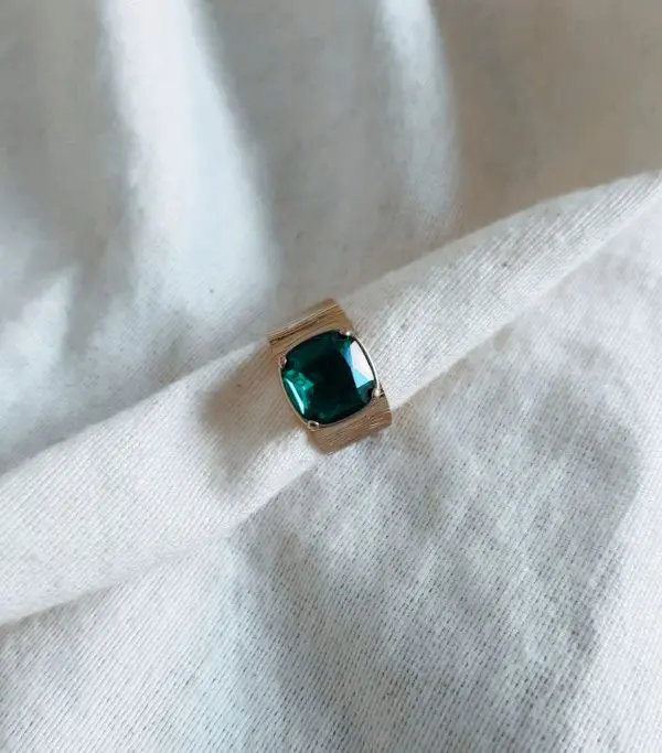 Anillo esmeralda