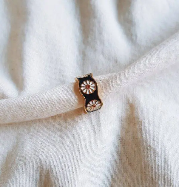Anillo margaritas black