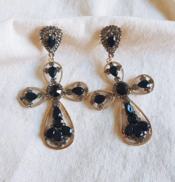 Pendientes cruz black