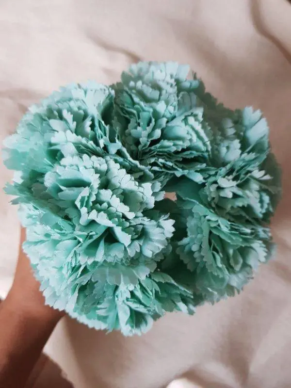 Ramillete claveles verde agua