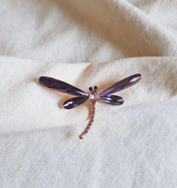 Broche libélula lila