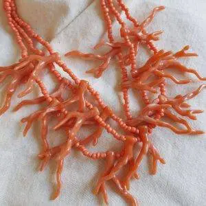 Collar coral naranja