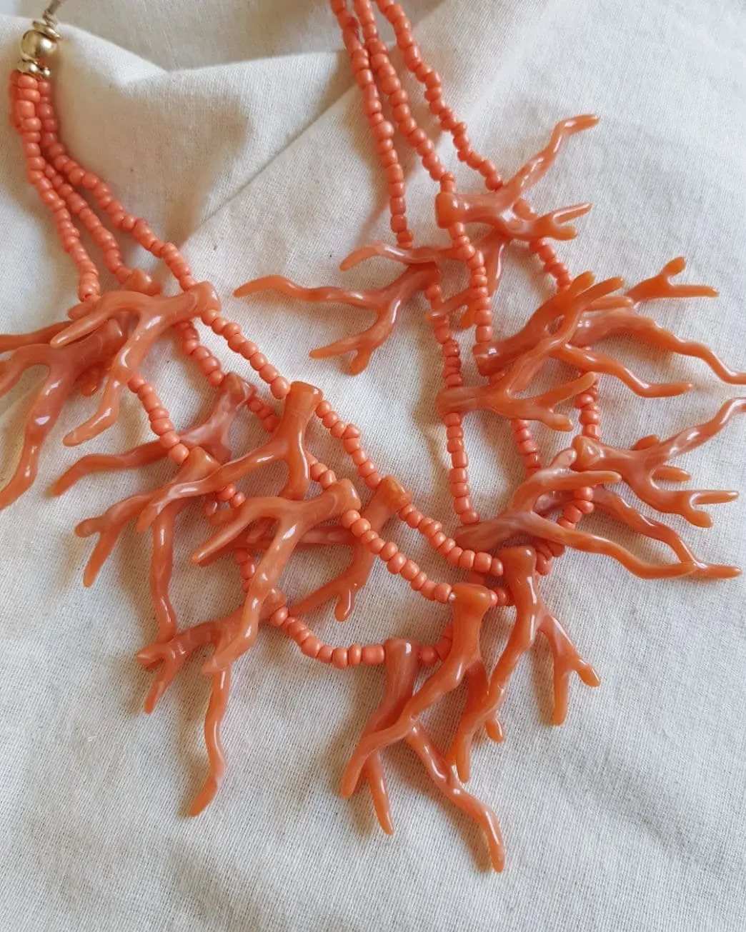 Collar coral naranja