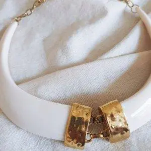 Collar marfil golden