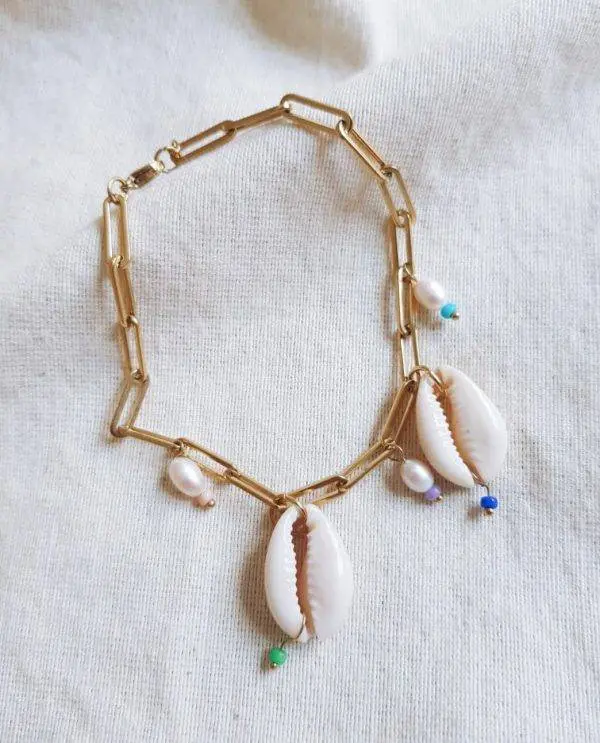 Tobillera conchas y perlas