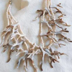 Collar coral beige