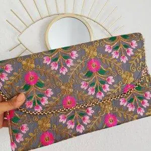 Cartera bordados pink