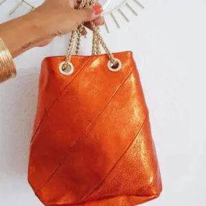 Bolso saquito metalizado orange