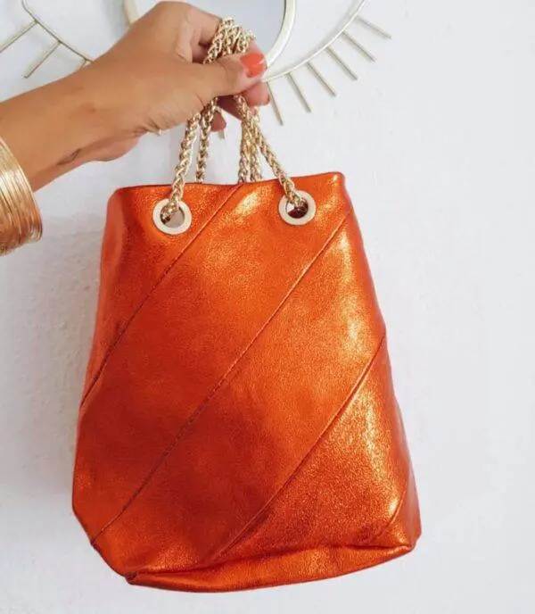Bolso saquito metalizado orange