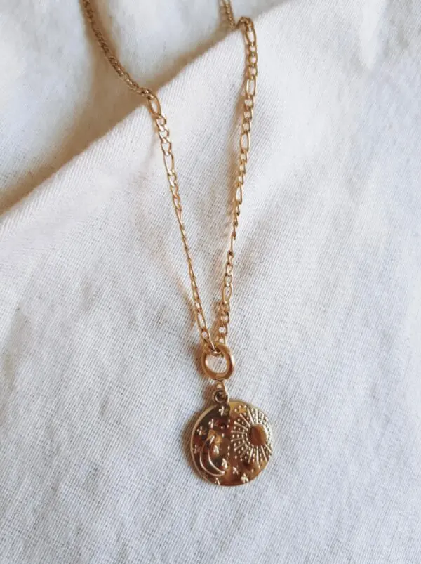 Collar universo
