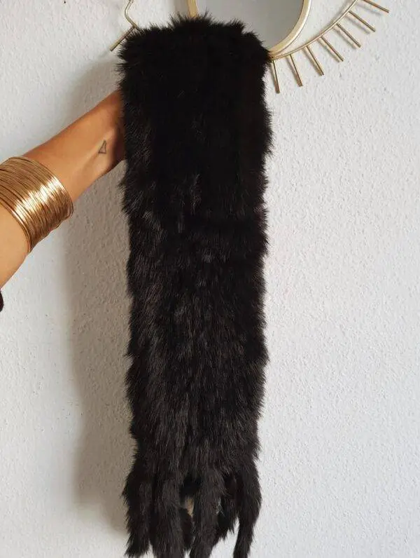 Cuello pelo negro fine