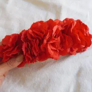 Corona claveles rojos