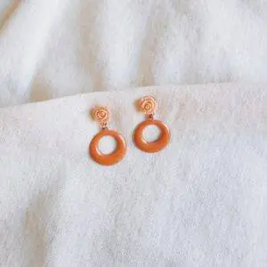 Pendientes niña salmón