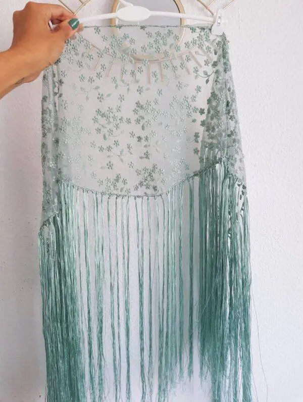 Mantoncillo niña flores verde agua