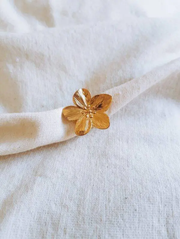 Anillo flor silvestre