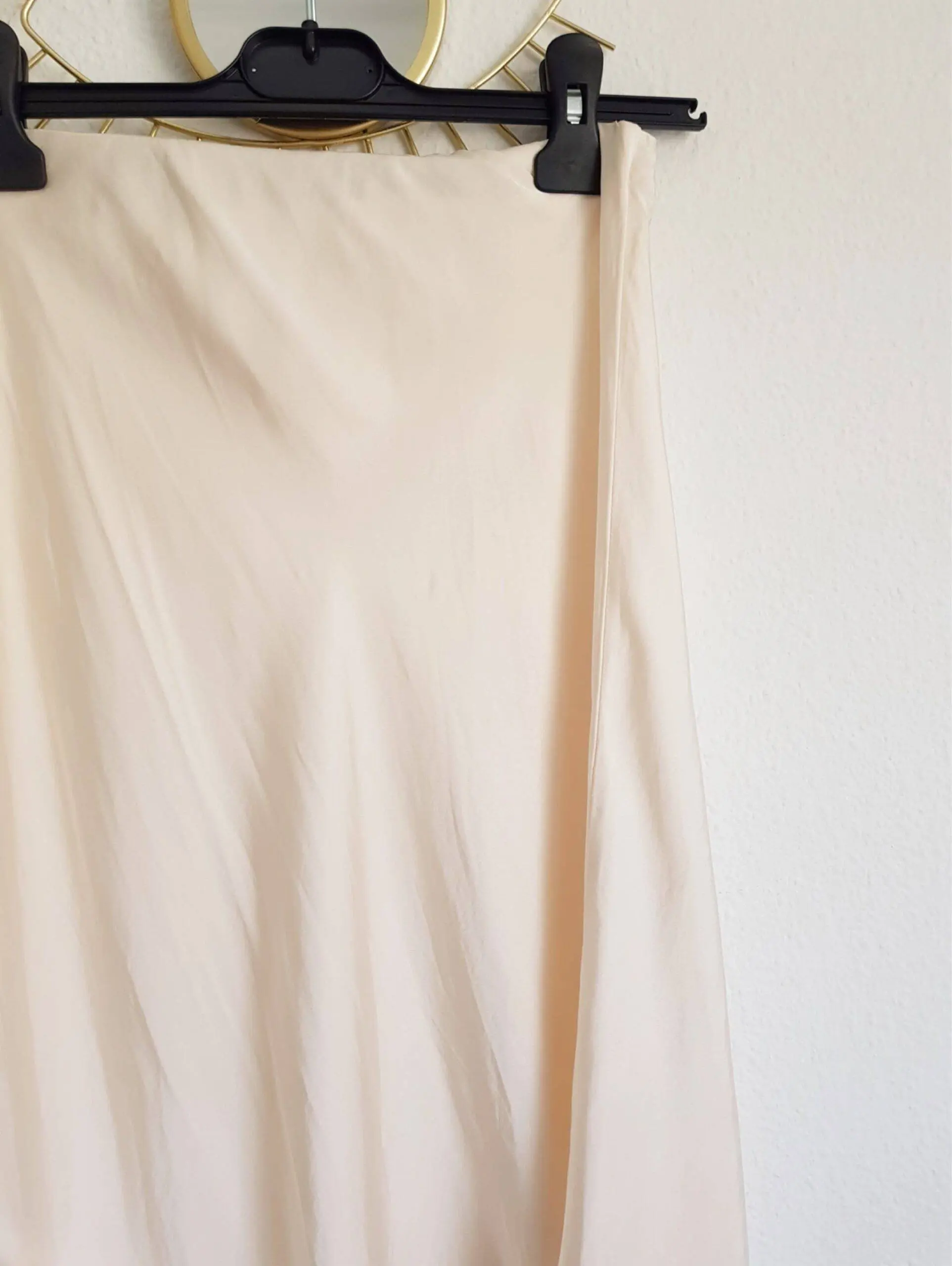 Falda satinada crema - Imagen 2