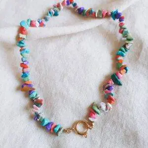 Collar locked pastel