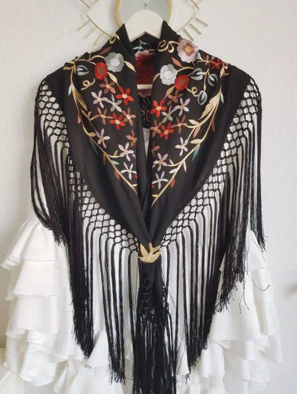 Mantoncillo flores black