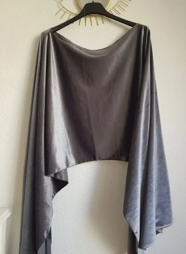 Capita terciopelo gris