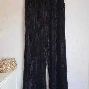 Pantalón velvet negro