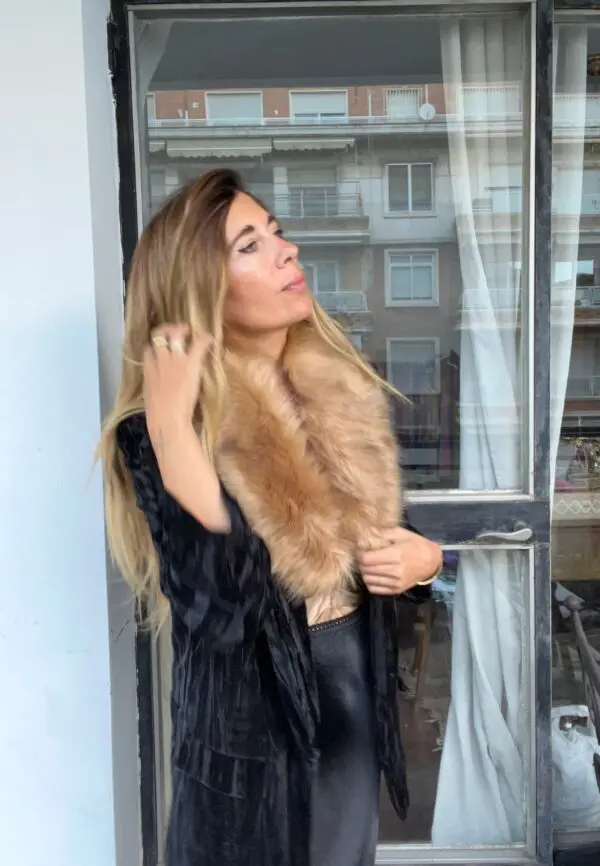 Cuello pelo beige gancho