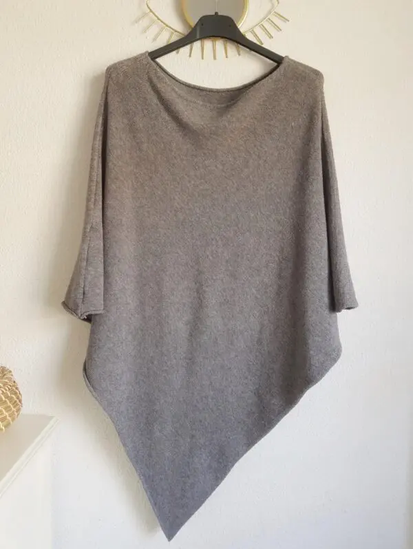 Poncho grey