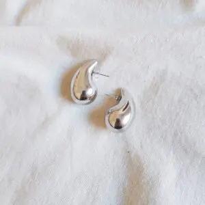 Pendiente gota plata mediano