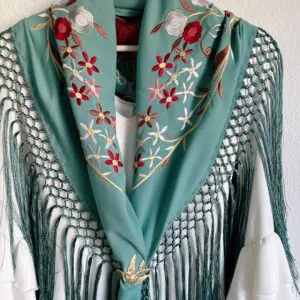 Mantoncillo flores verde agua