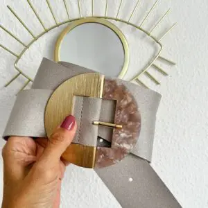 Cinturón nácar gris