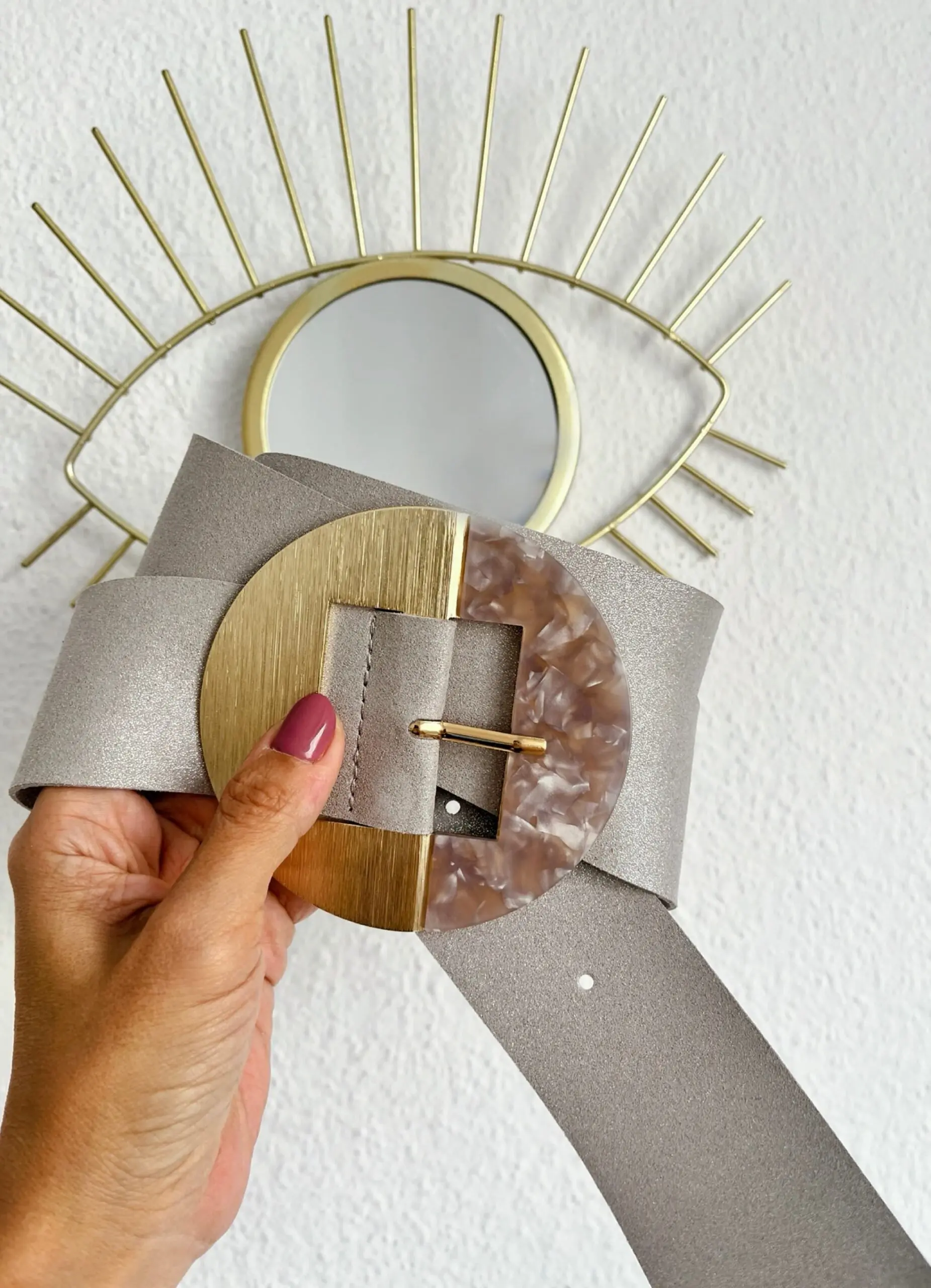 Cinturón nácar gris