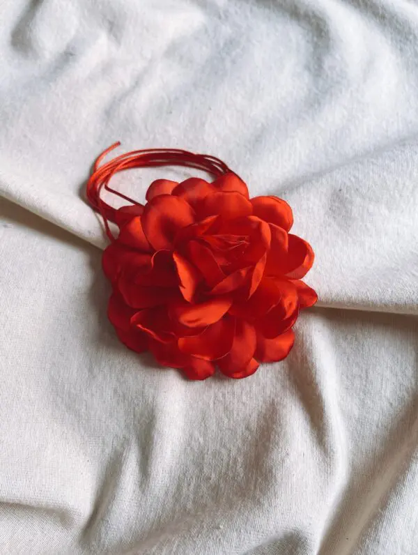 Choker flor red