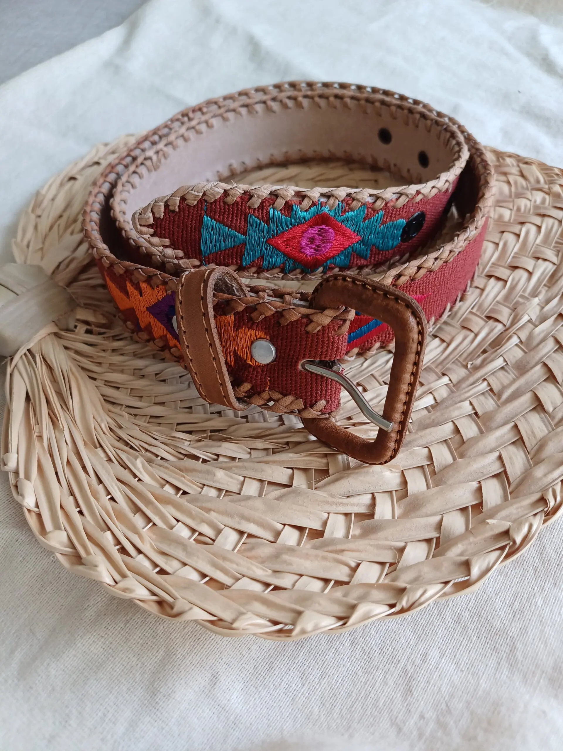 Cinturón azteca grosella