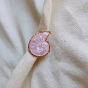 Anillo caracola gold malva