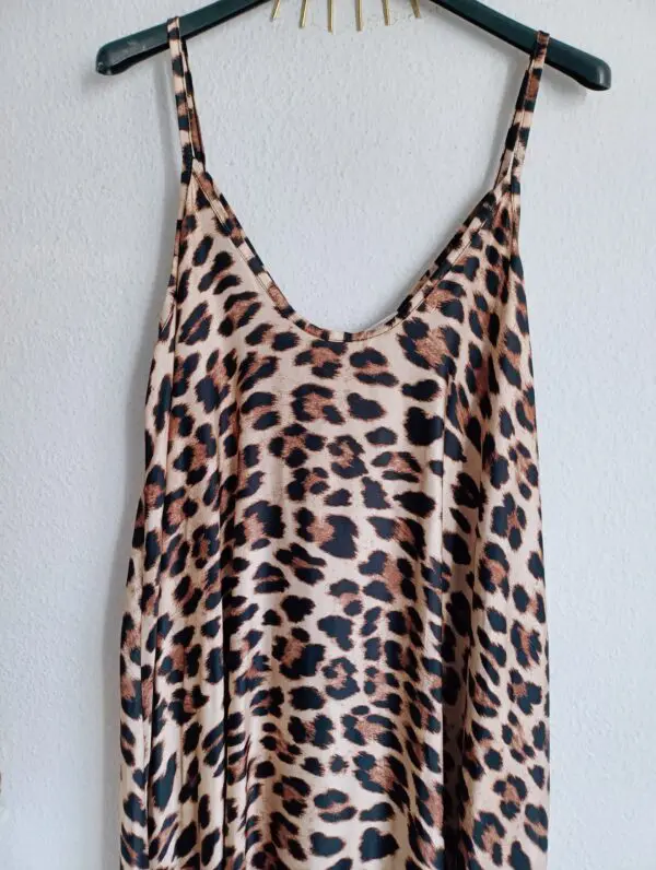 Vestido animal print - Imagen 4