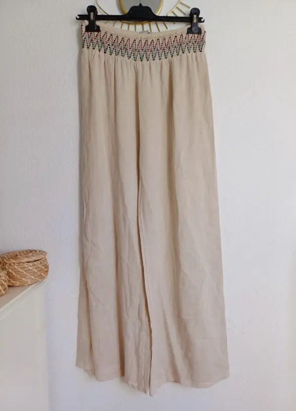 Pantalón zigzag beige