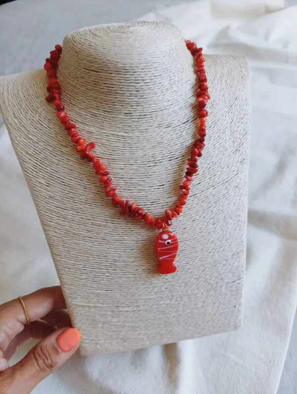 Collar pez rojo
