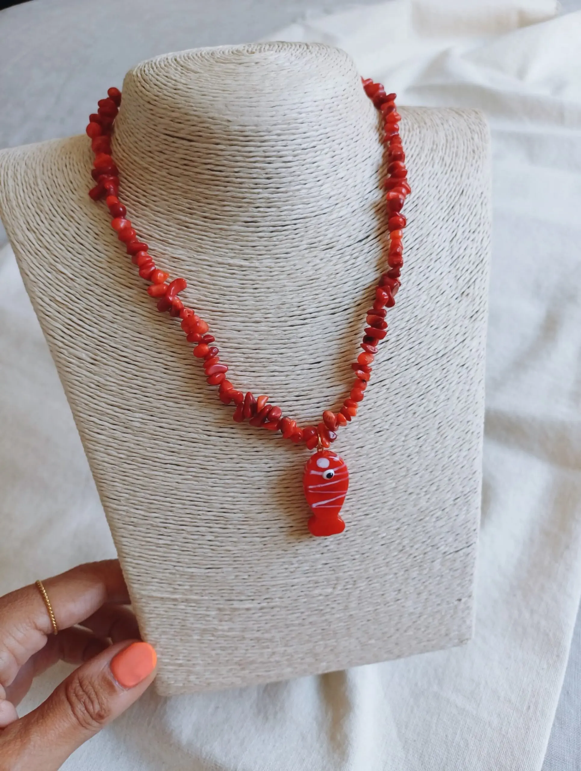 Collar pez rojo