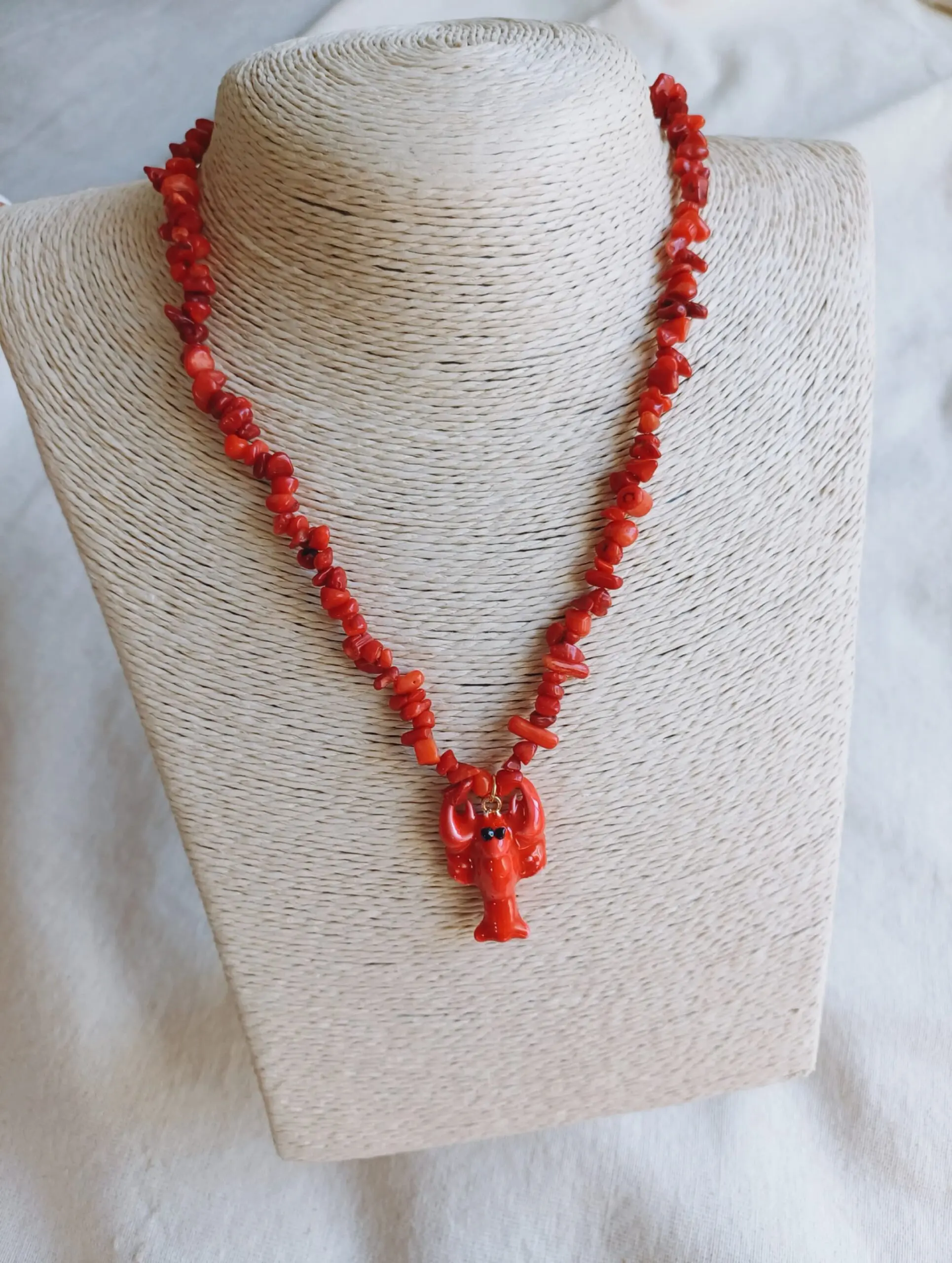 Collar corales langosta