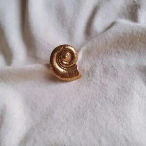 Anillo caracola gold maxi
