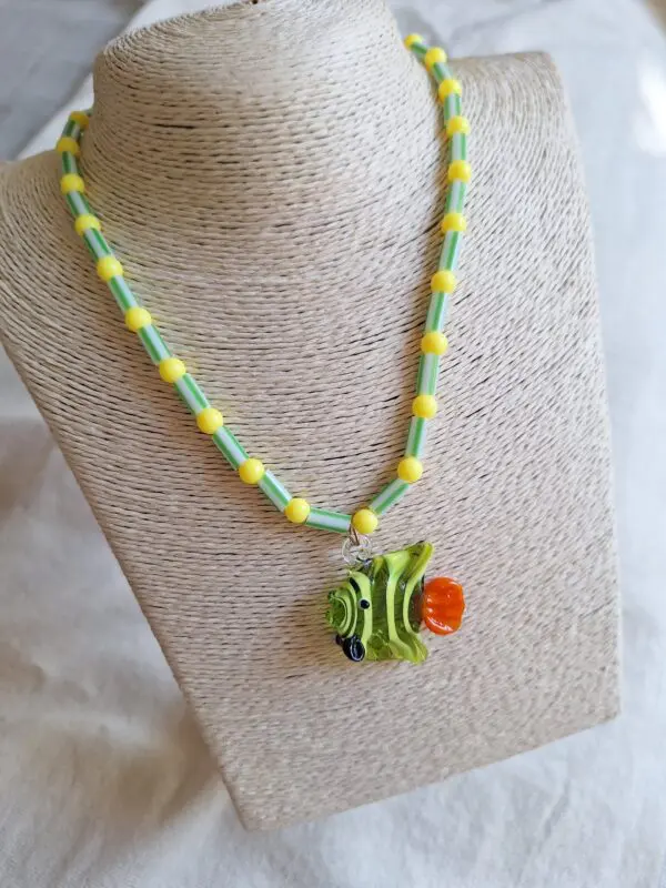 Collar pez marino