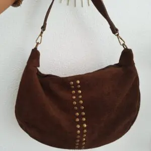 Bolso tachuelas marrón