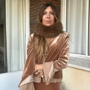 Cuello marrón circular